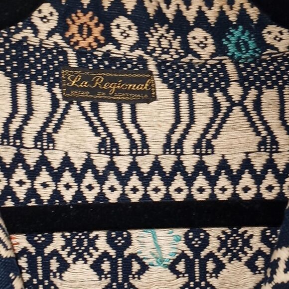 La Regional Hand woven embroided Aztec Blazer - Picture 4 of 10